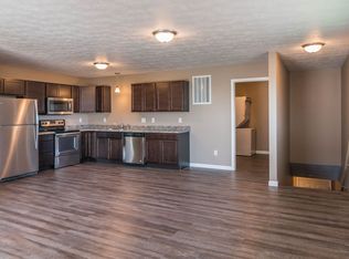 406 W Barker Pl, Hartford, SD 57033