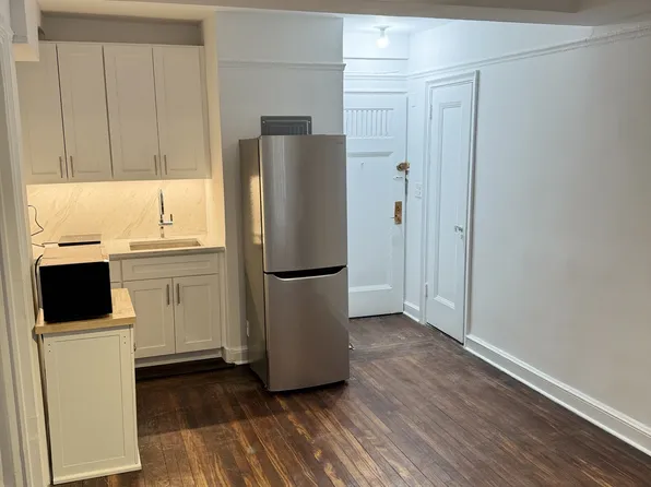 5 Tudor City Place image 2 of 12