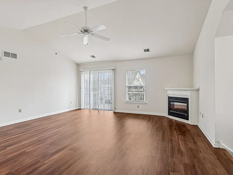 Autumn Park Apartments — Photo 59