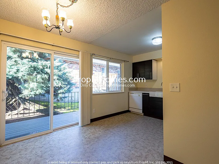 313 East St — Photo 5
