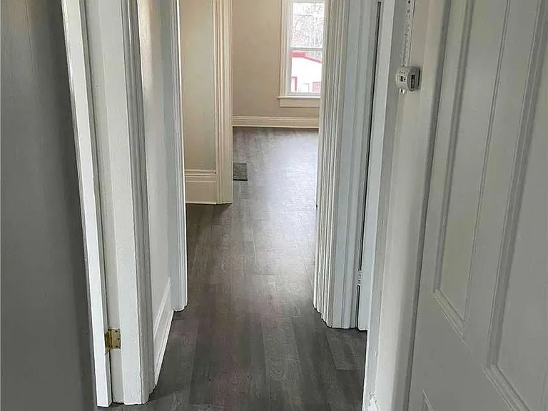 178 Adelaide Ave E #3 — Photo 3