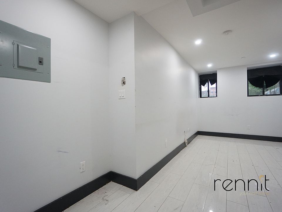 1st image of 1186 Park Pl #B