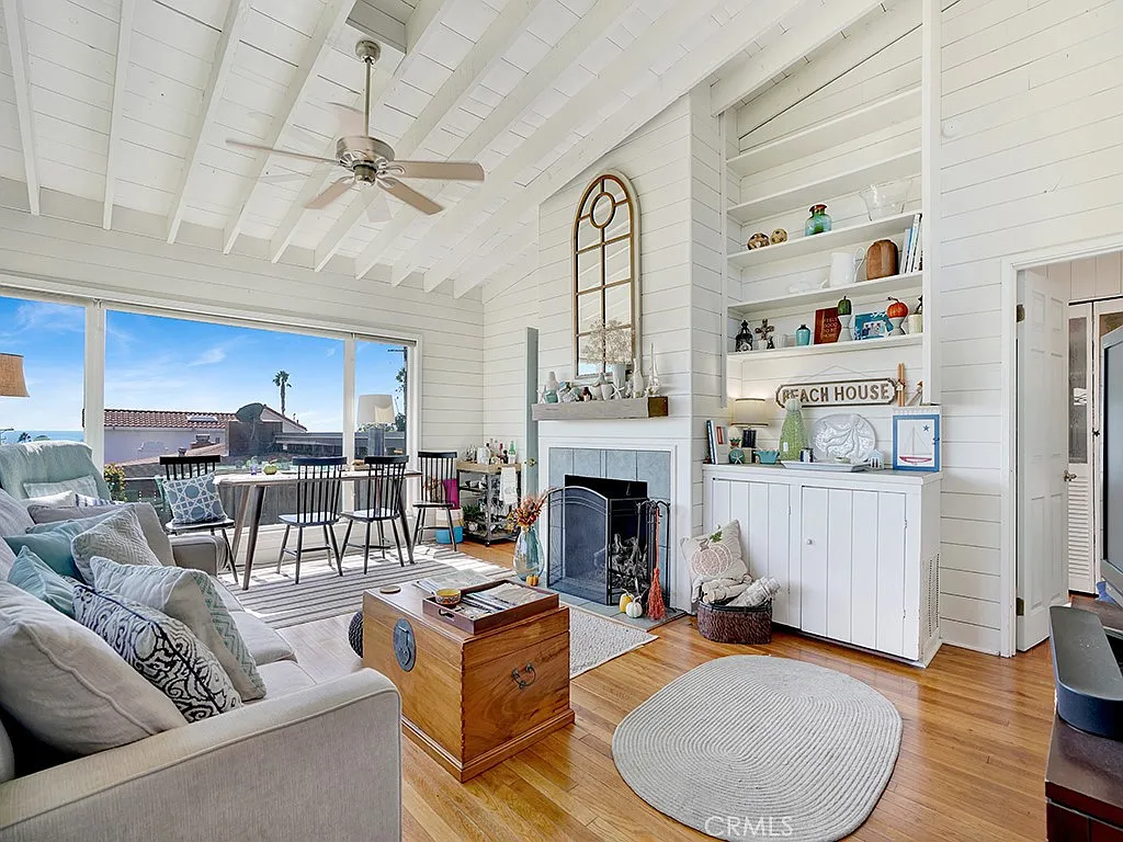 2 bed, 1143 sqft, $5,700 — Photo 3