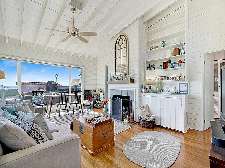 33841 Golden Lantern St — Photo 3