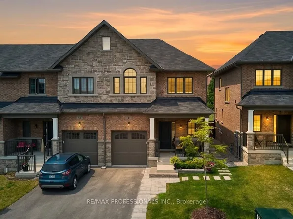 31 Gord Matthews Way, Uxbridge, ON L9P 0E9