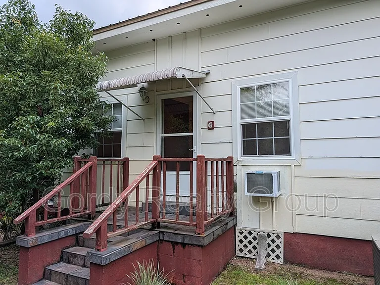 2941G N Green St — Photo 2