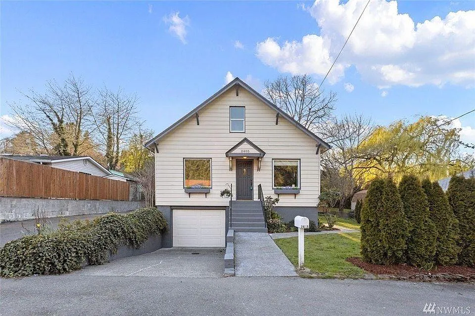 2405 Snyder Ave