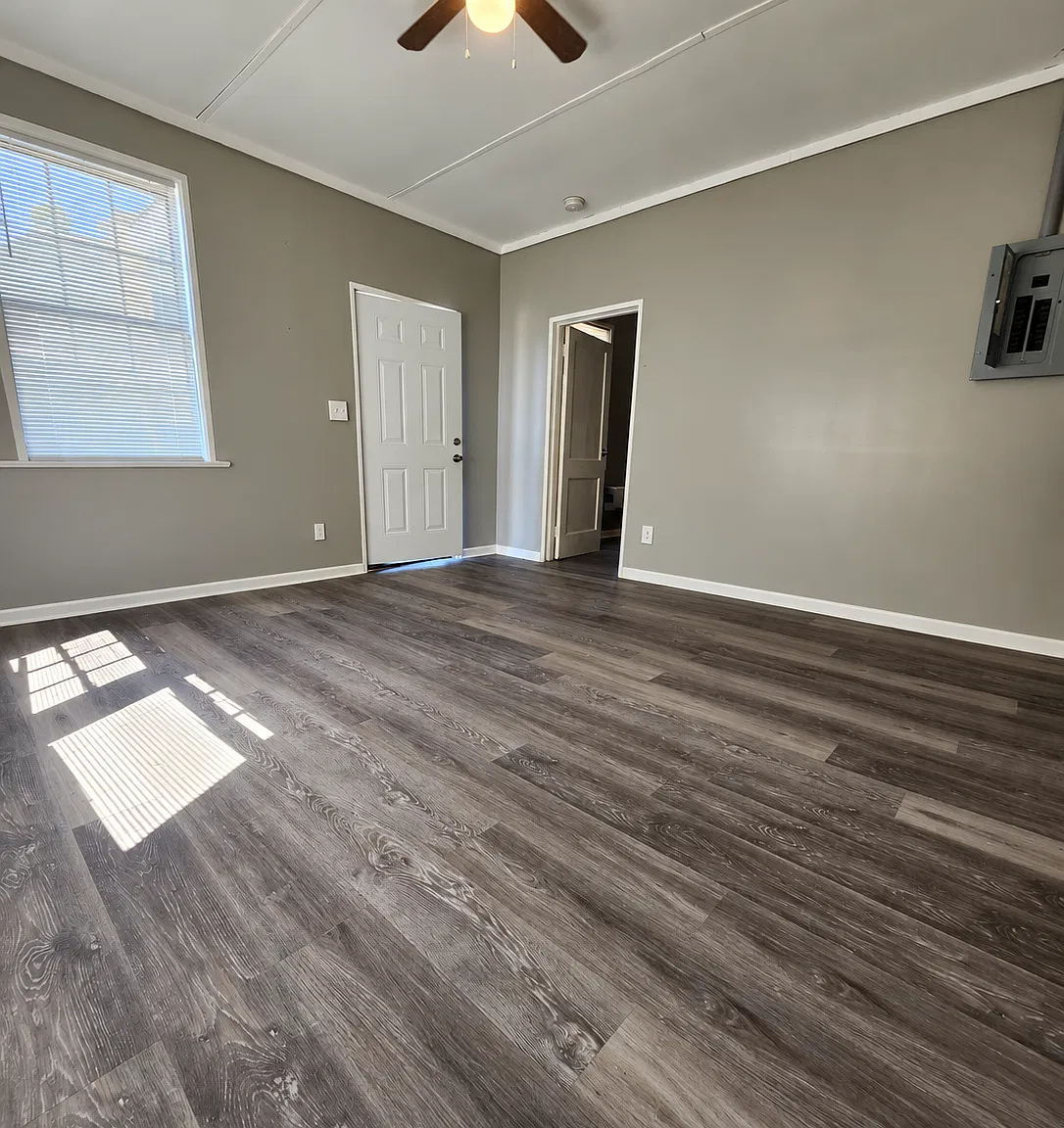 1893 3rd Avenue - C — Photo 2
