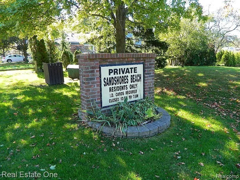 6927 Northpoint Dr — Photo 8