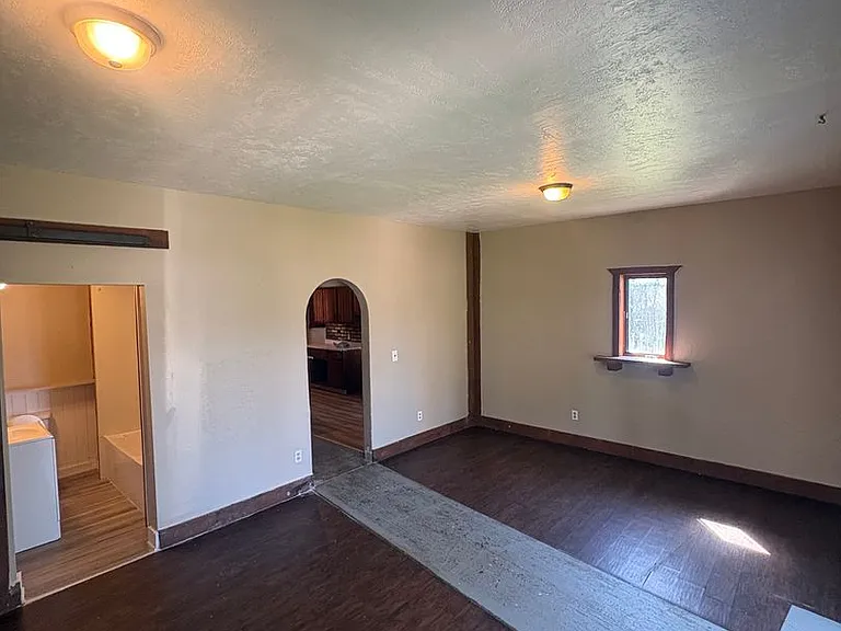 202 Van Buren St — Photo 15