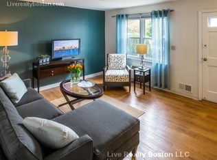 375 Blue Ledge Dr, Roslindale, MA 02131