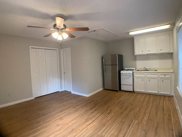 502/504 Elmwood Studios — Photo 44