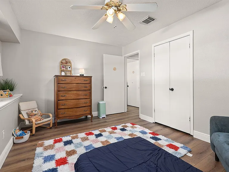 1819 Meadow Creek Dr — Photo 21