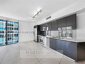 2 bed, 2.0 bath, 1016 sqft, $3,690 — Photo 3