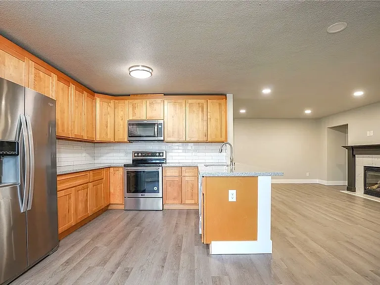 922 5th Ave SW #A — Photo 2