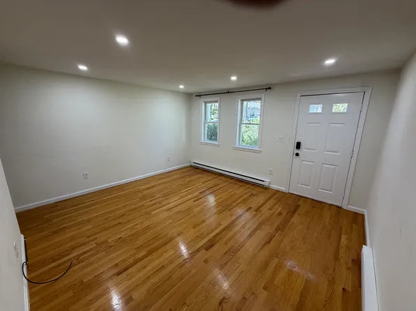 300 Falmouth Rd #12, Mashpee, MA 02649