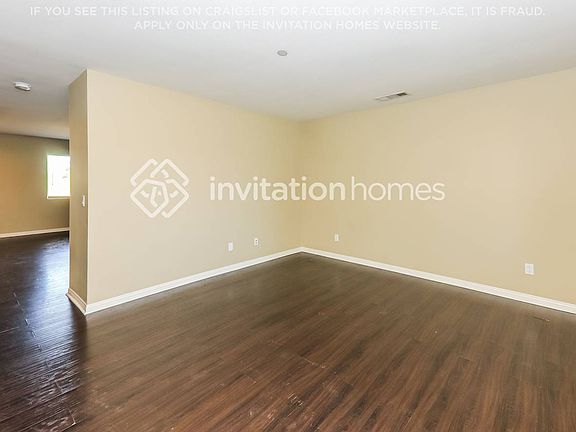 4th image of 1435 Laramie Ave