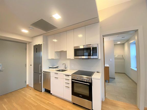 5th image of 111 Mount Auburn St #3