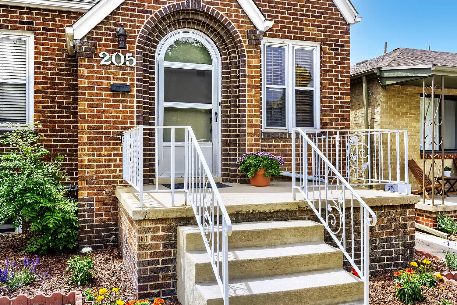 205 N Washington Street — Photo 1