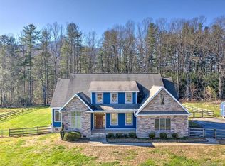 70 Walnut Valley Ln, Hendersonville, NC 28739