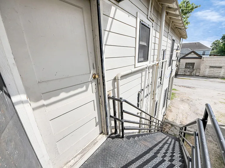 2502 Saltus St #3 — Photo 30