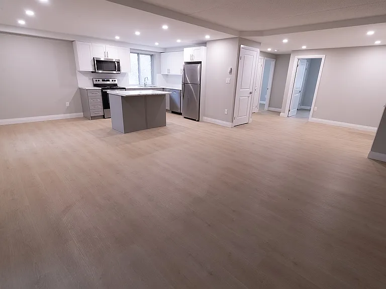 349 Queenston St — Photo 26
