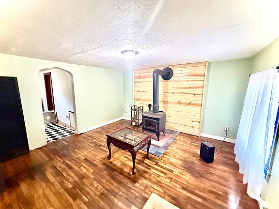 2nd image of 1012 W 12th St