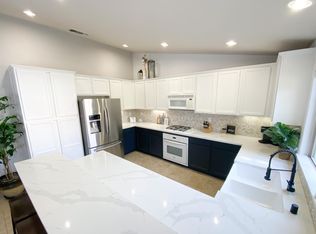 228 Woodbourne Dr, Bakersfield, CA 93312