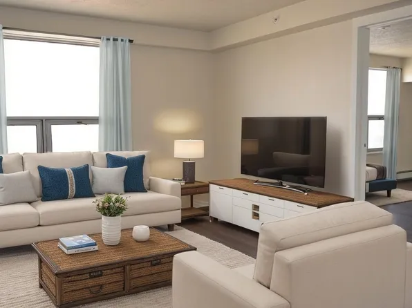 570 King St W, Hamilton, ON