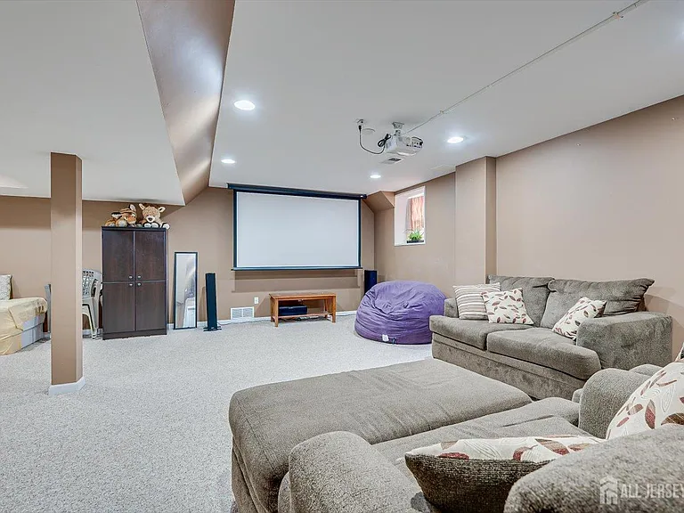 300 Morning Glory Dr — Photo 24