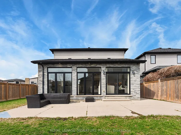 2147 Wateroak Dr — Photo 1