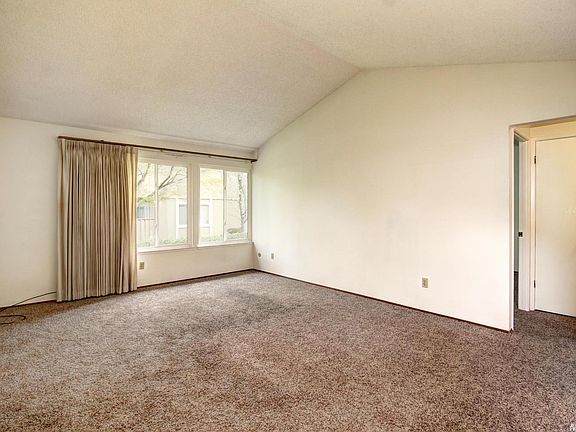 5th image of 8911 Salmon Falls Dr APT A