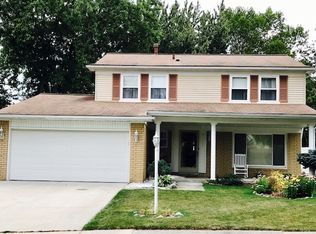 24580 Queens Pointe Dr, Novi, MI 48375