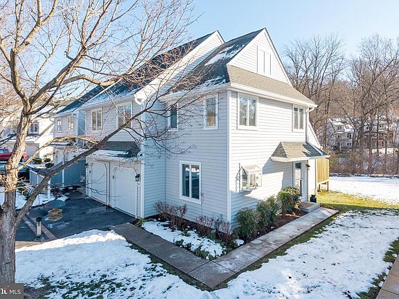 2nd image of 125 W Thomas Ct