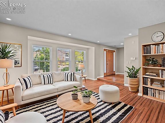 3rd image of 7850 Montane Dr