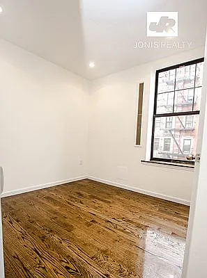 Rented by Jonis Realty | media 6