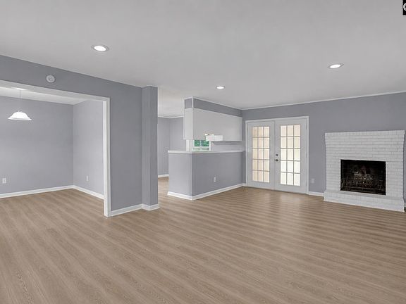 3rd image of 315 Creighton Dr