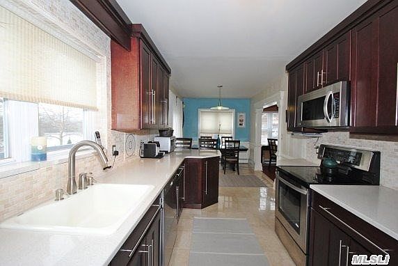 3rd image of 237 Avenue B