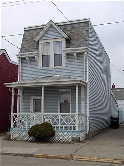 2nd image of 742 Isabella St