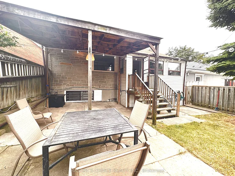 116 Lonborough Ave #UPPER — Photo 17