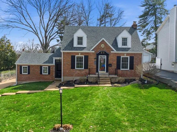 1006 Briarton Dr, Saint Louis, MO 63126