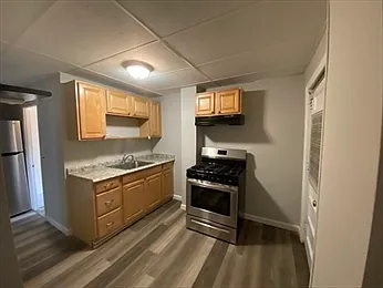 1 bed, 9999 sqft, $2,300 — Photo 3