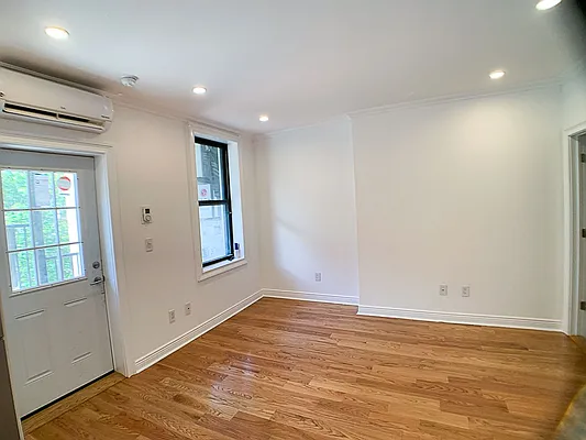 Rented by Francine Realty | media 3