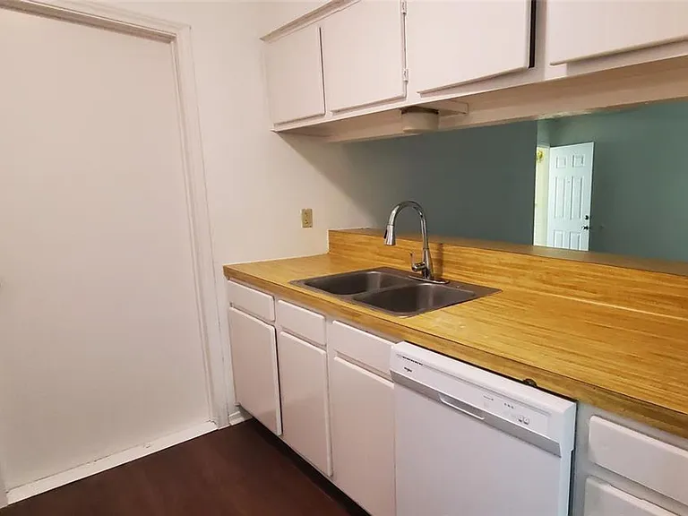 4509 Brown Bark Pl #B — Photo 6