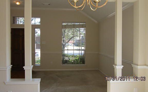 5th image of 1926 Thistlecreek Ct