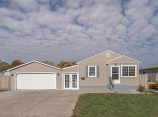 1845 E Ridgeway Ave, Waterloo, IA 50702