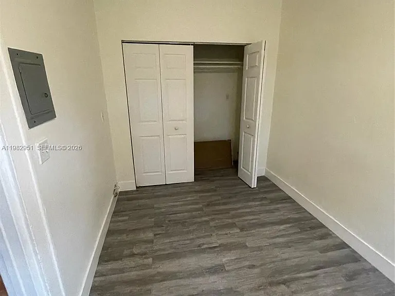 1611 Michigan Ave #15 — Photo 6