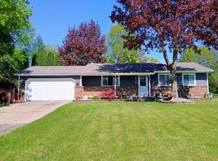 2736 Gilbert Rd, Lansing, MI 48911