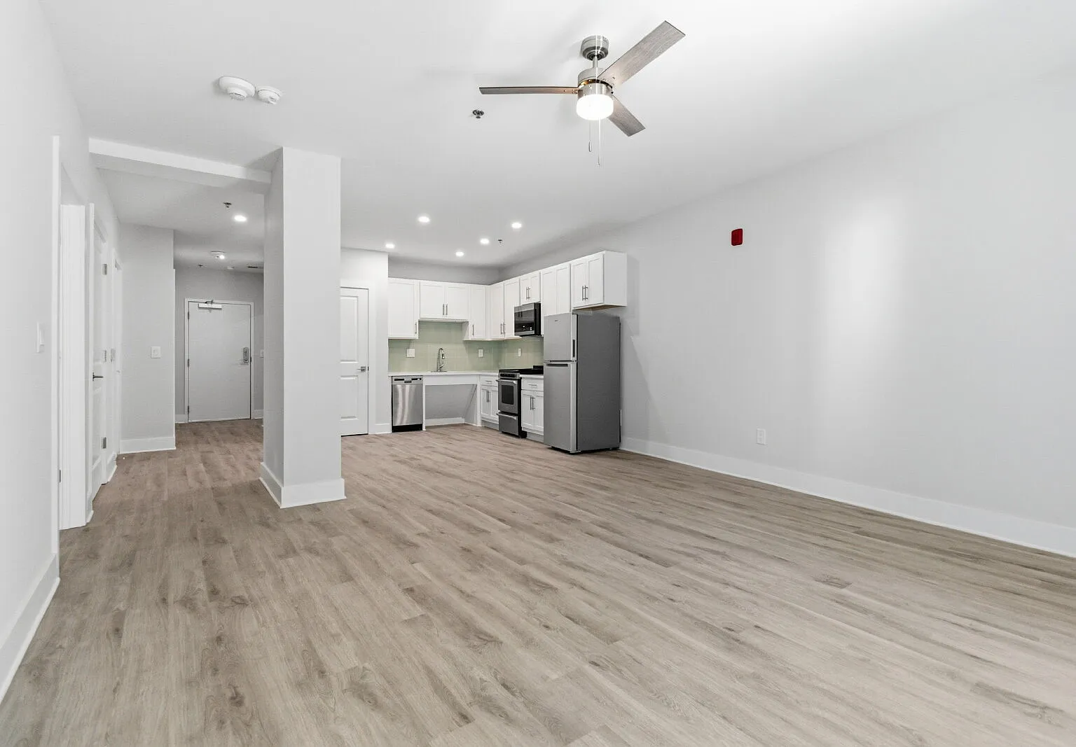 2 bed, 2.0 bath, 996 sqft, $1,850 — Photo 3