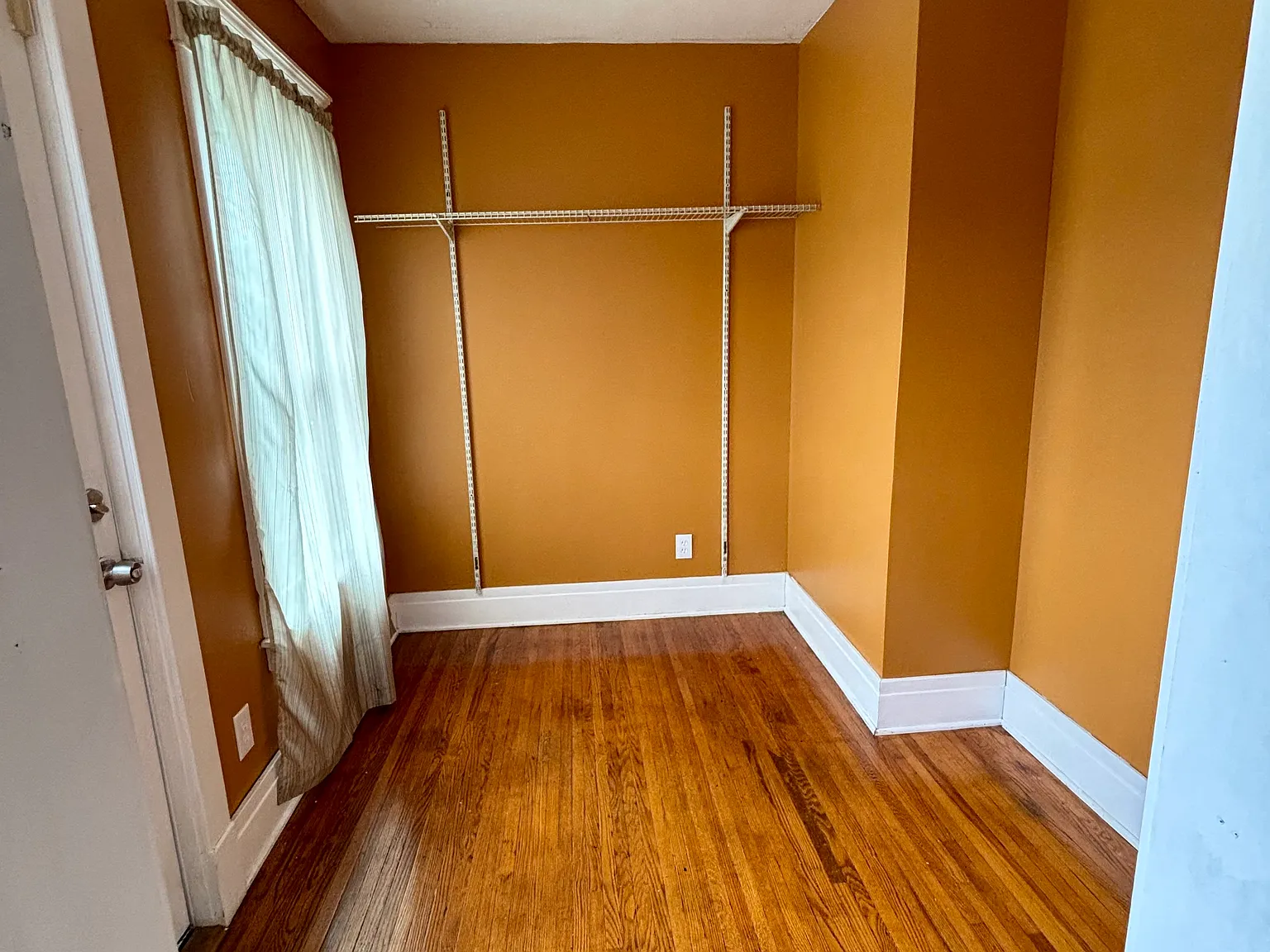 2 bed, 1.5 bath, 1000 sqft, $1,600 — Photo 4
